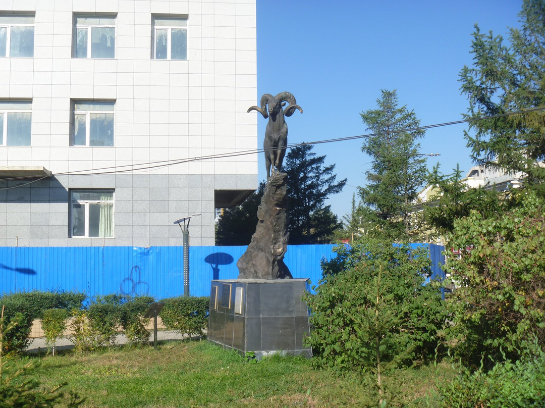 Altai Bighorn Statue-乌兰巴托必去景点