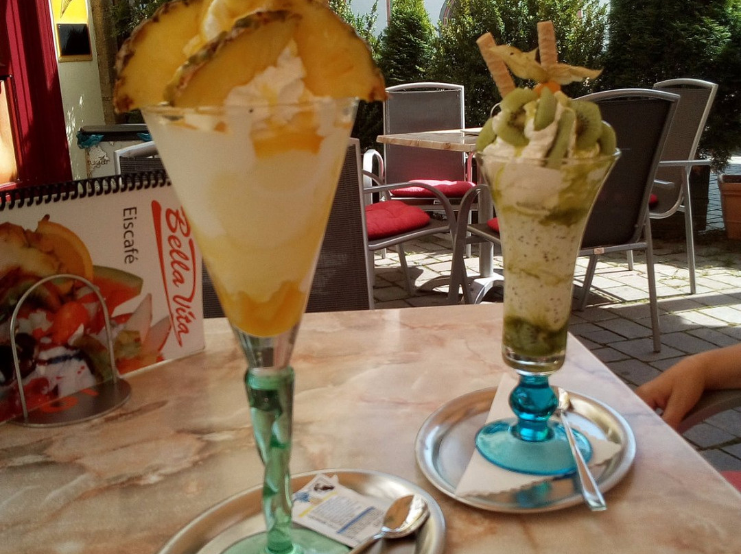 Struth-Helmershof餐馆和美食-Eiscafe Bella Vita