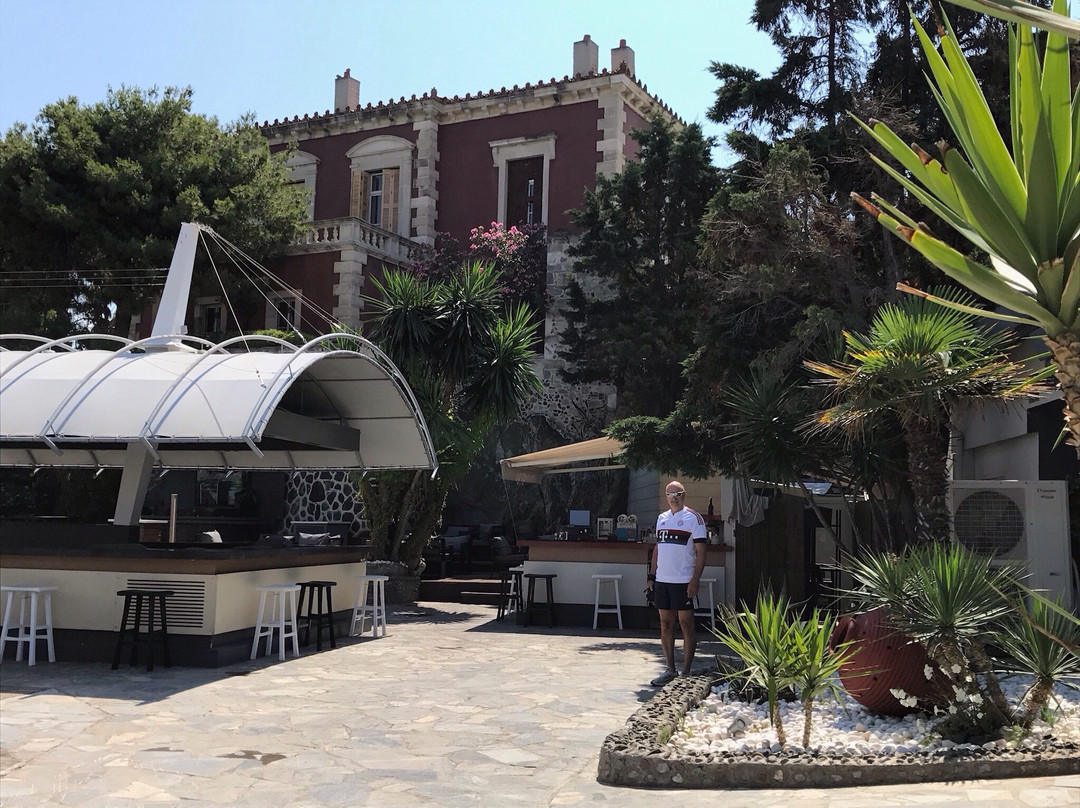 The Red House-Khalkis必去景点