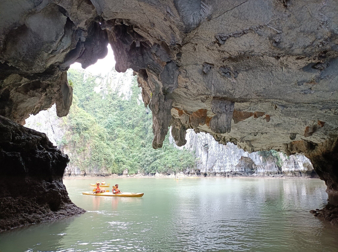 Hang Luon Cave景点图片