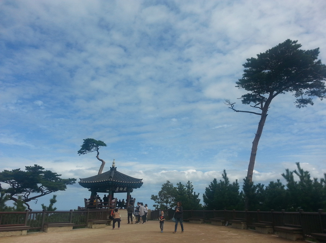 Uisangdae Pavilion景点图片