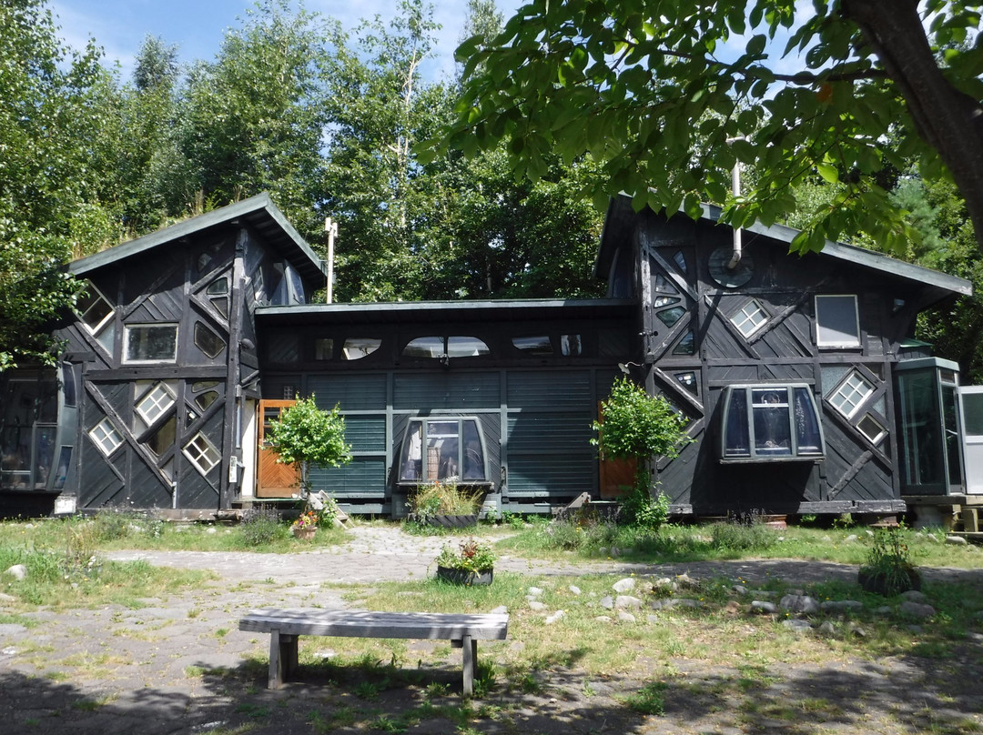 House made by waste material-富良野市必去景点