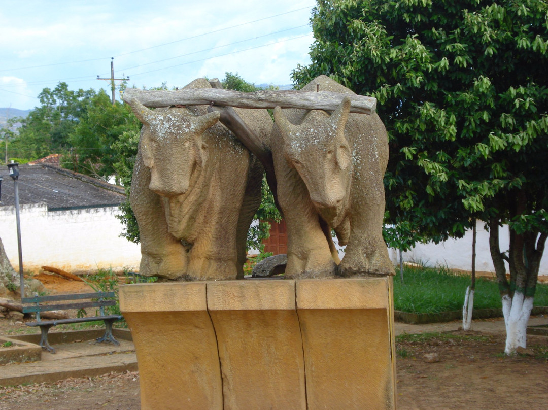 Monumento al Buey-巴里查拉必去景点