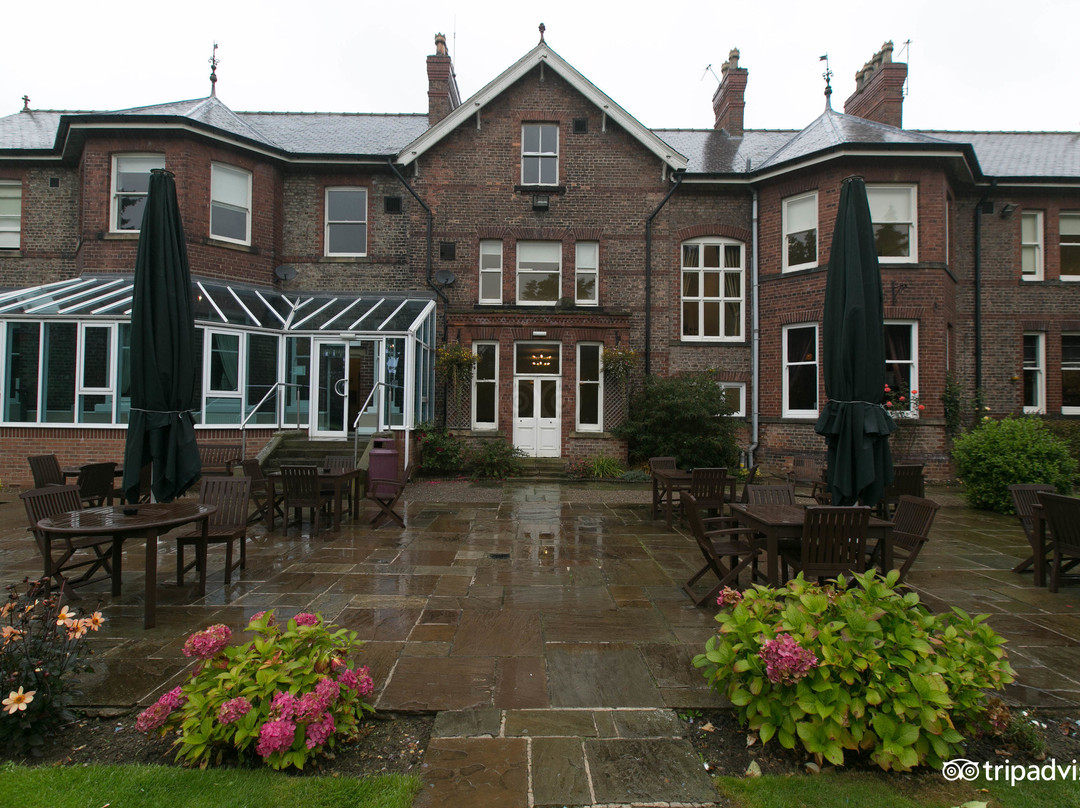 Burn Hall Hotel