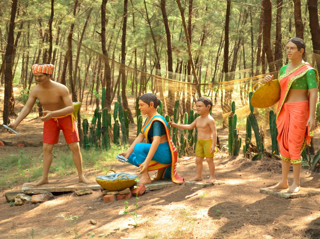 Apsarkonda Waterfalls景点图片