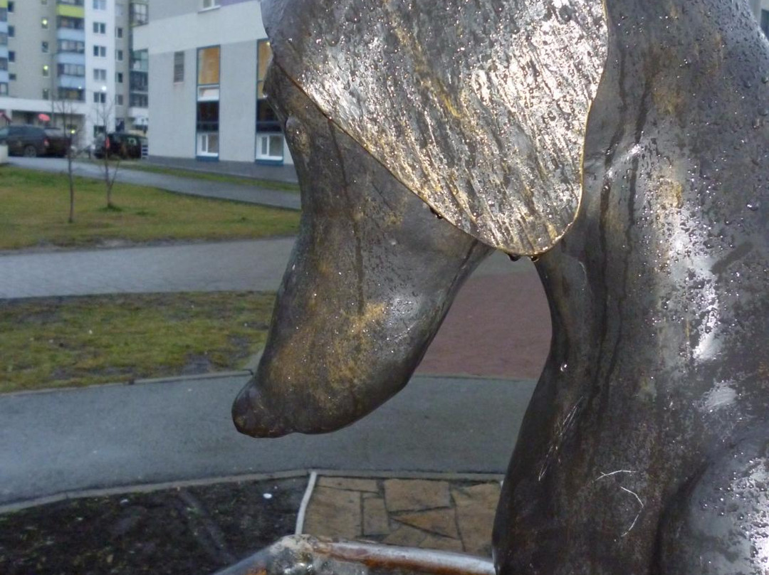 Monument to The Dog Cleaning After Itself-叶卡捷琳堡必去景点