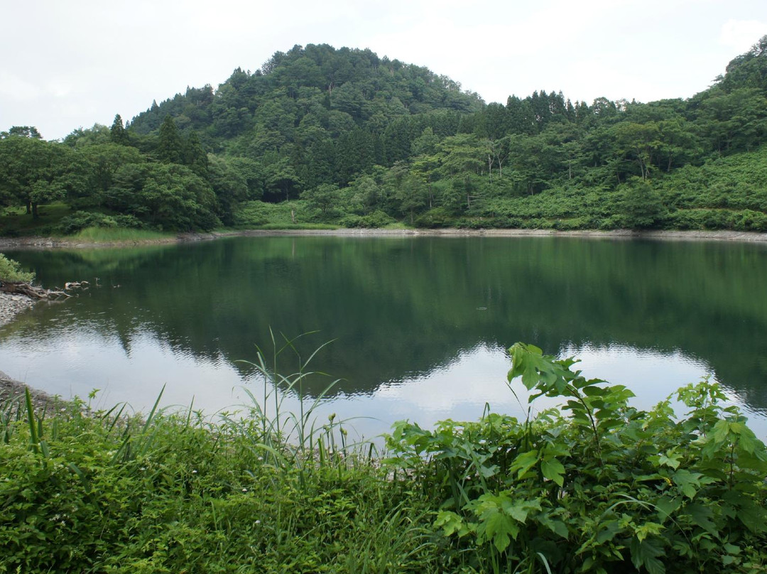 Takanami Pond-糸鱼川市必去景点