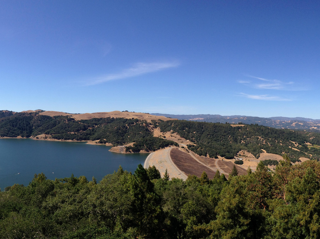 Lake Sonoma景点图片