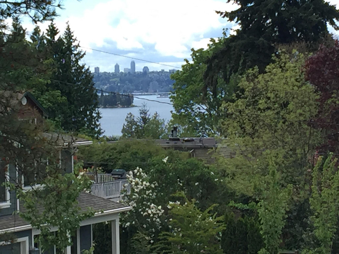 Cross Kirkland Corridor Trail-柯克兰必去景点