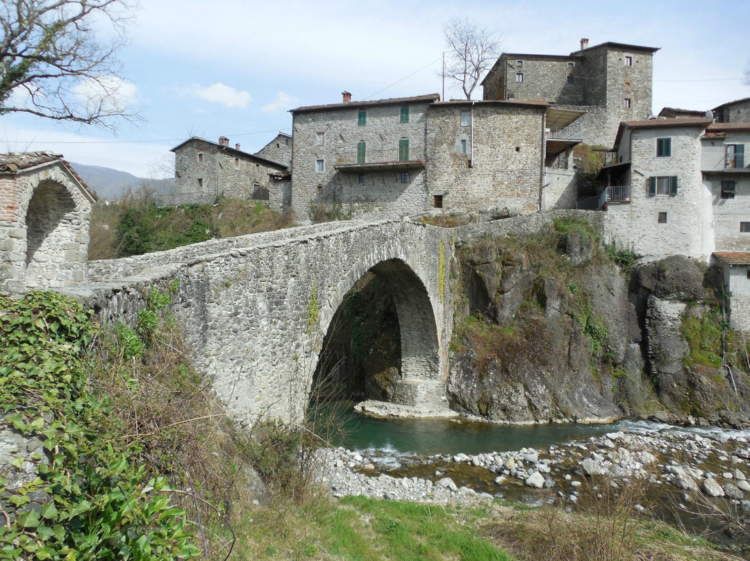 Ponte di San Michele-Piazza al Serchio必去景点