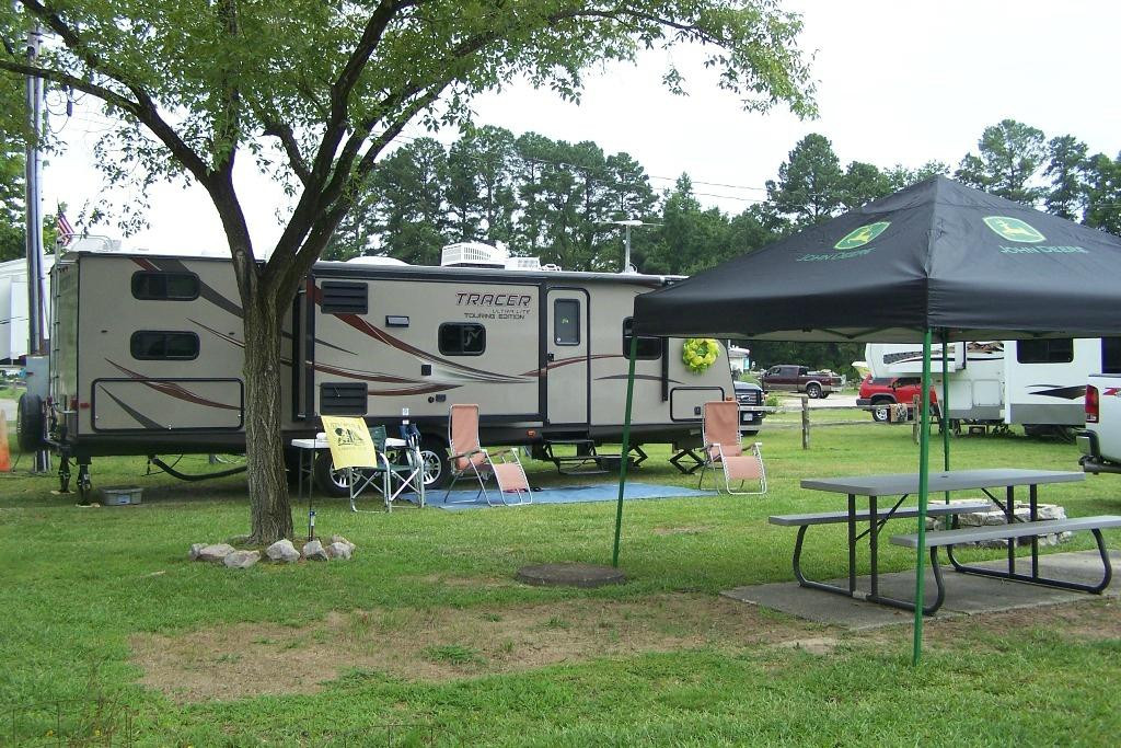 Kampers Lodge Campground