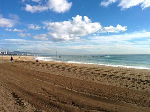 巴塞罗那内塔海滩-巴塞罗那必去景点