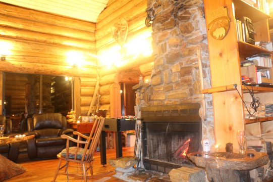 White Grizzly Cat Skiing-Meadow Creek必去景点