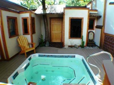 Oasis Hot Tub Gardens景点图片