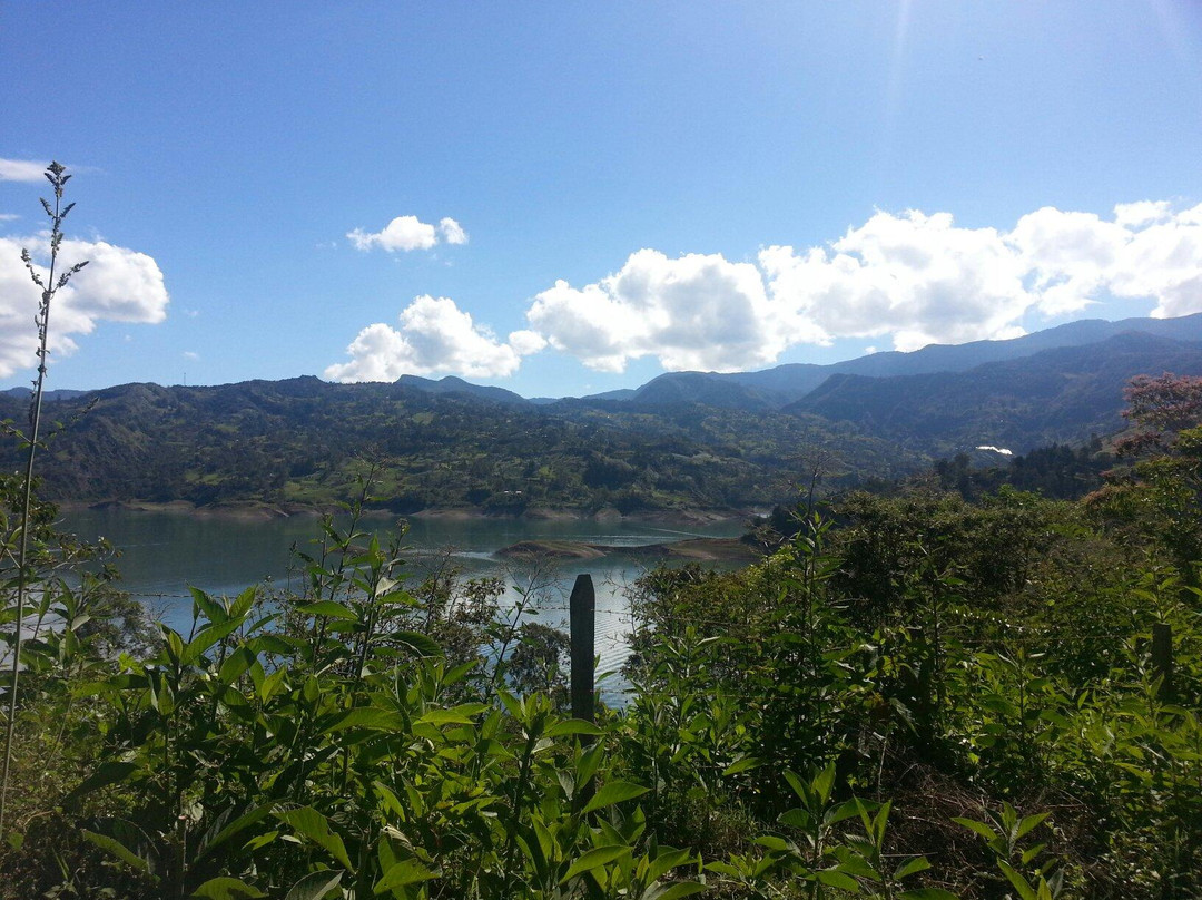 Embalse del Guavio-Gachala必去景点