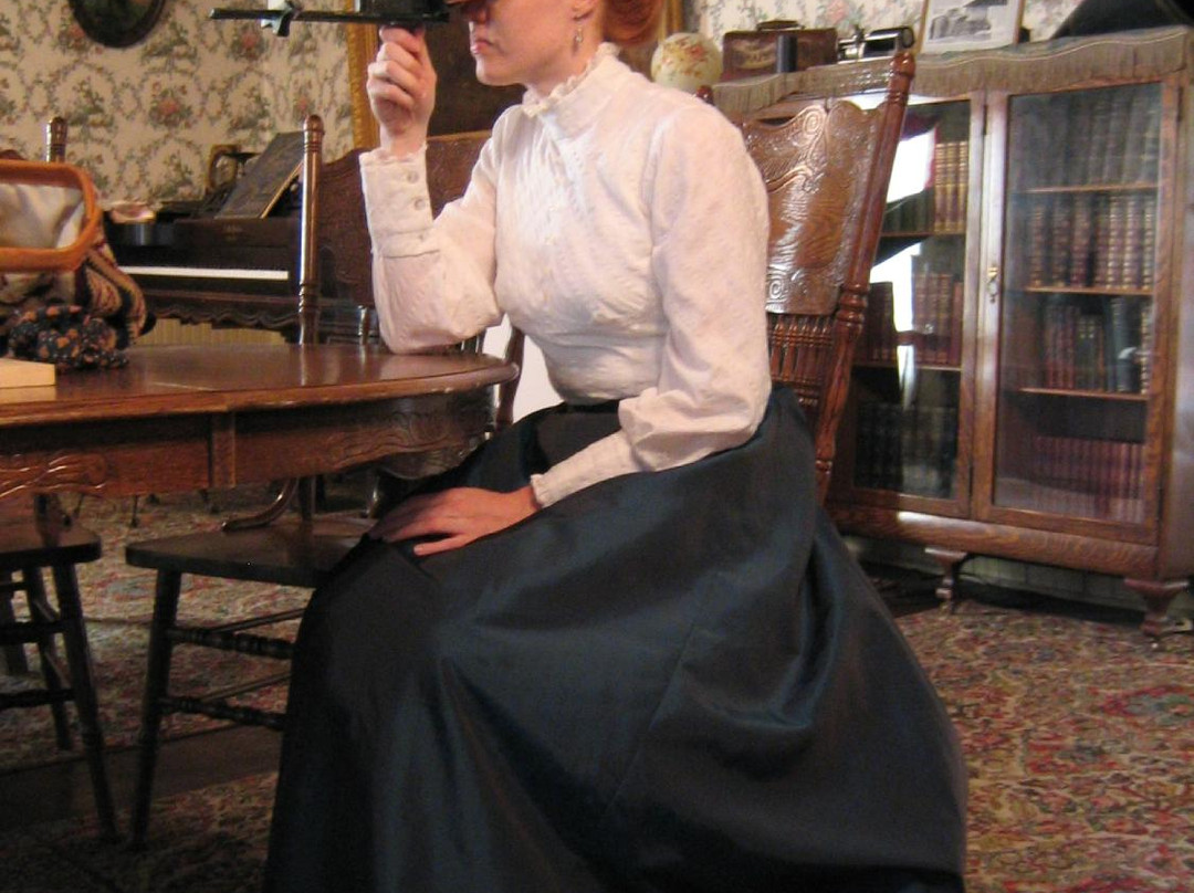 Astor House Galleries-戈尔登必去景点