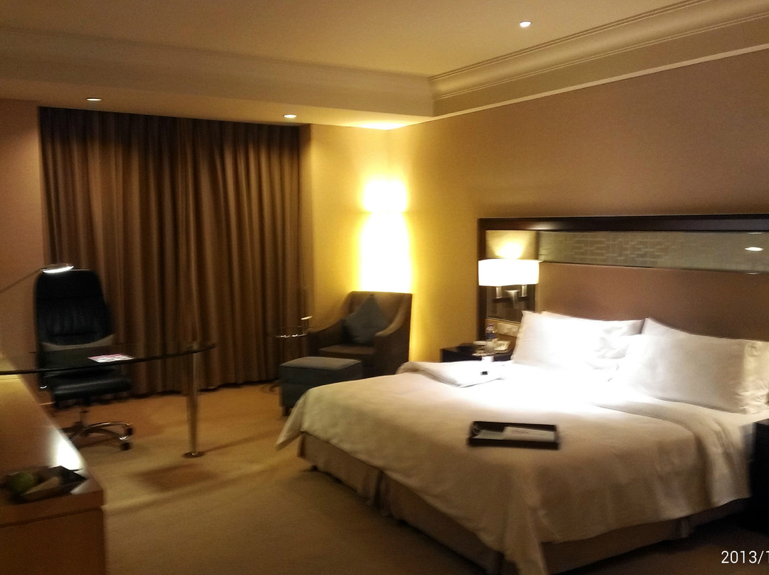 上海复旦皇冠假日酒店主图