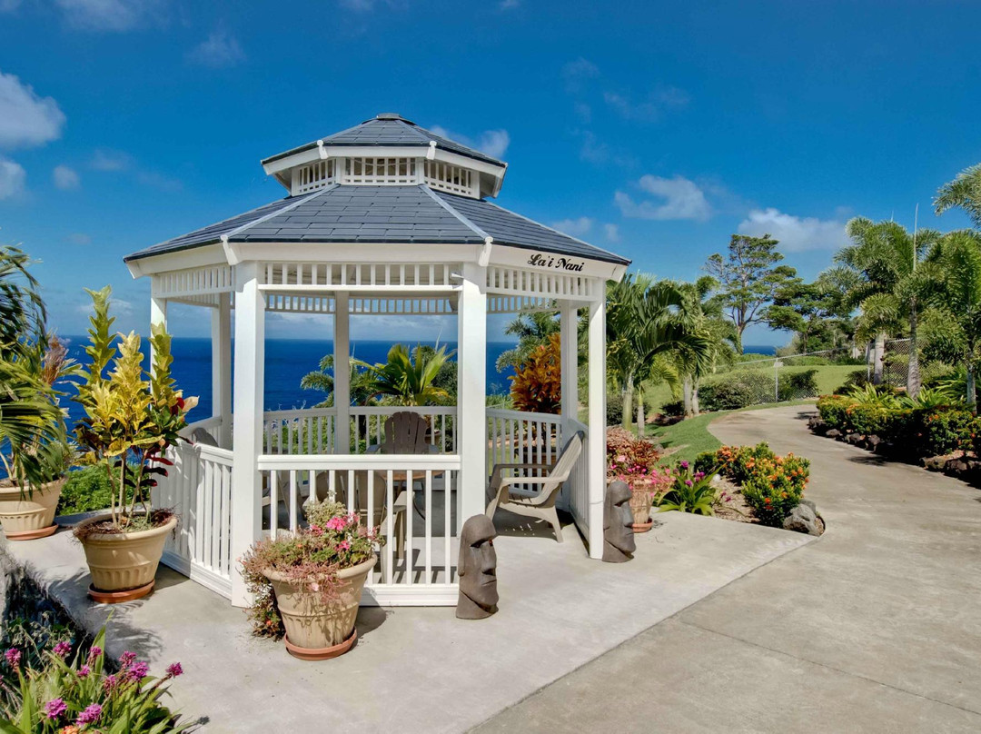 赖纳尼度假酒店主图