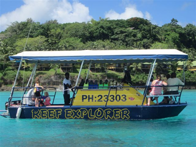 The Reef Explorer-维拉港必去景点