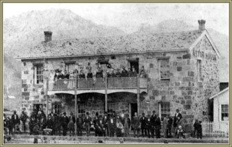 Astor House Galleries-戈尔登必去景点