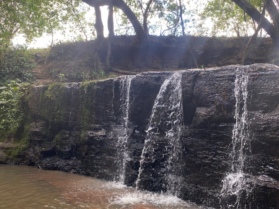 Cachoeira Noite Negra-Pirapozinho必去景点