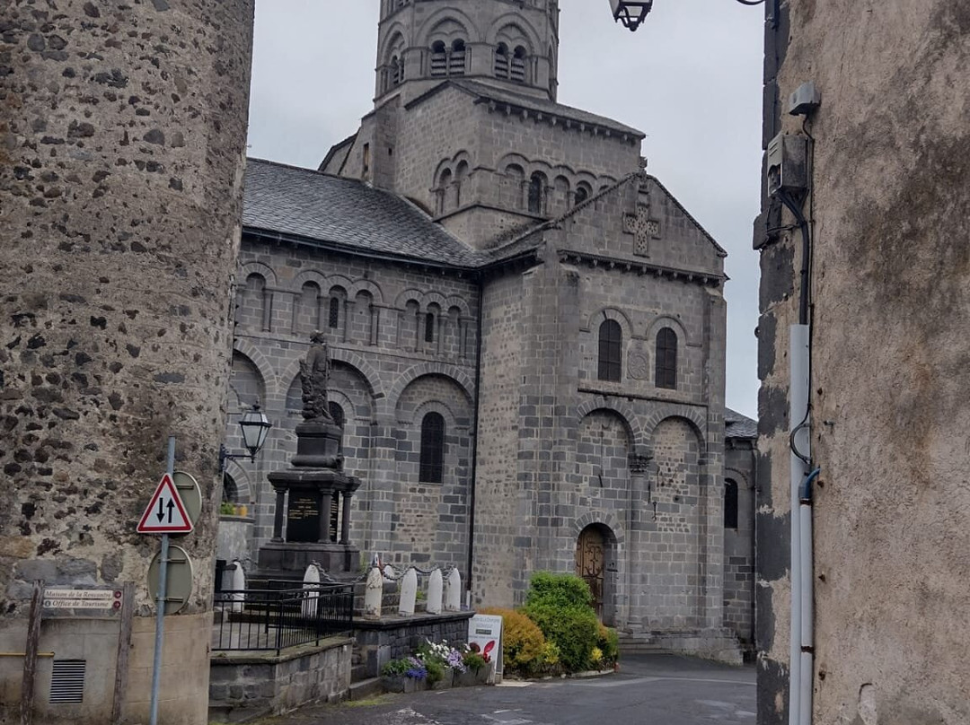 Basilique Notre-Dame d'Orcival-Orcival必去景点