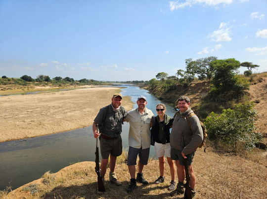 Irving Knight Safaris-玛洛斯帕克必去景点