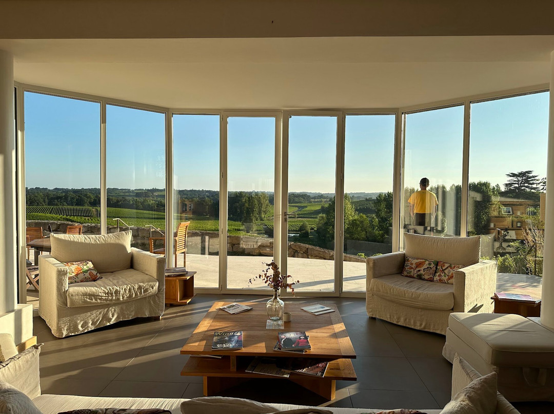 瓦伦德酒庄酒店主图