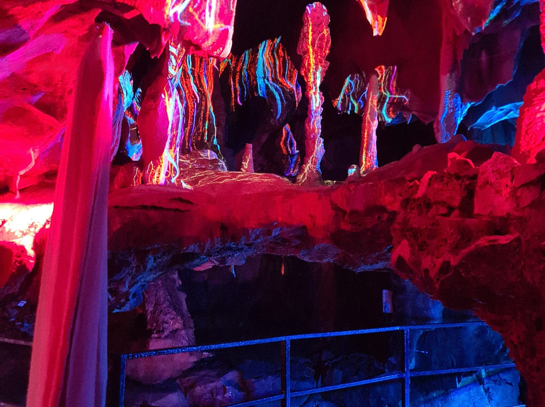 Cox's Cave-Cheddar必去景点