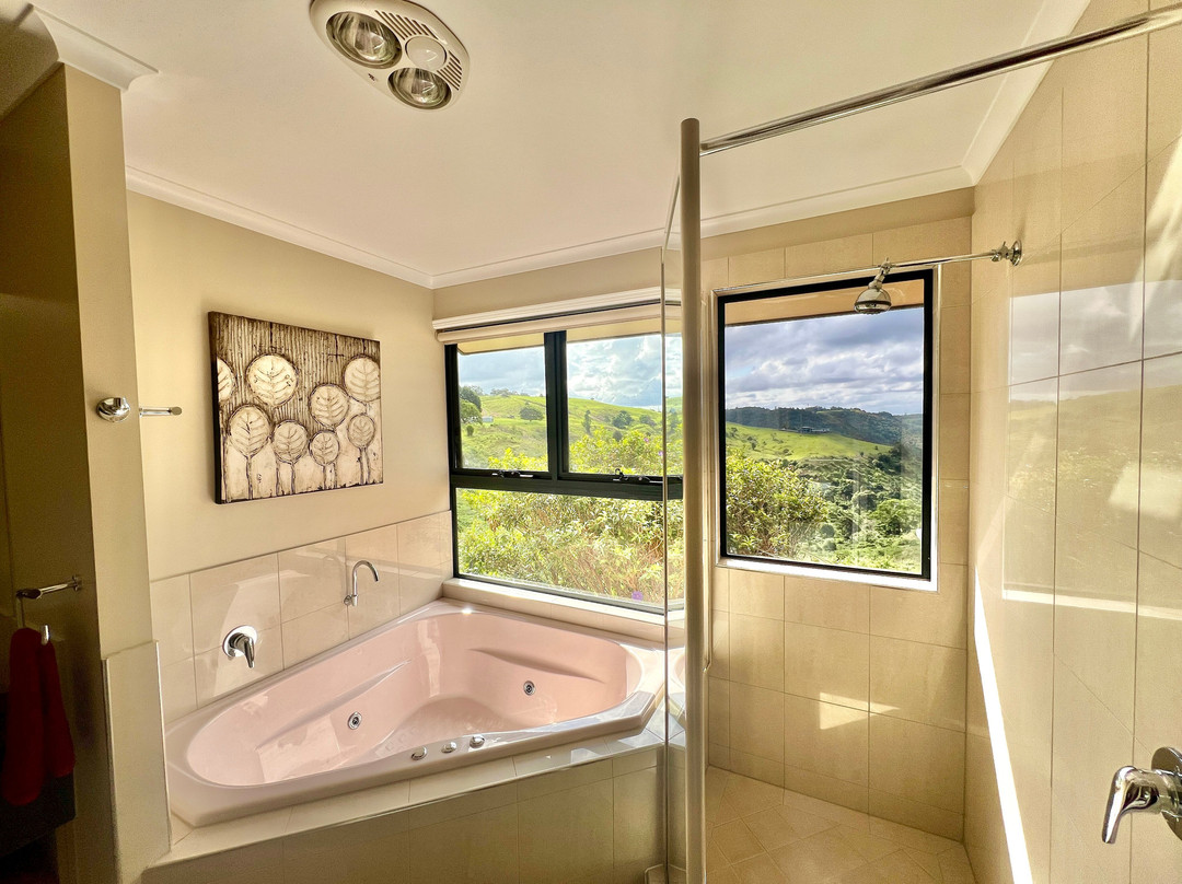 Top of the Hill主图