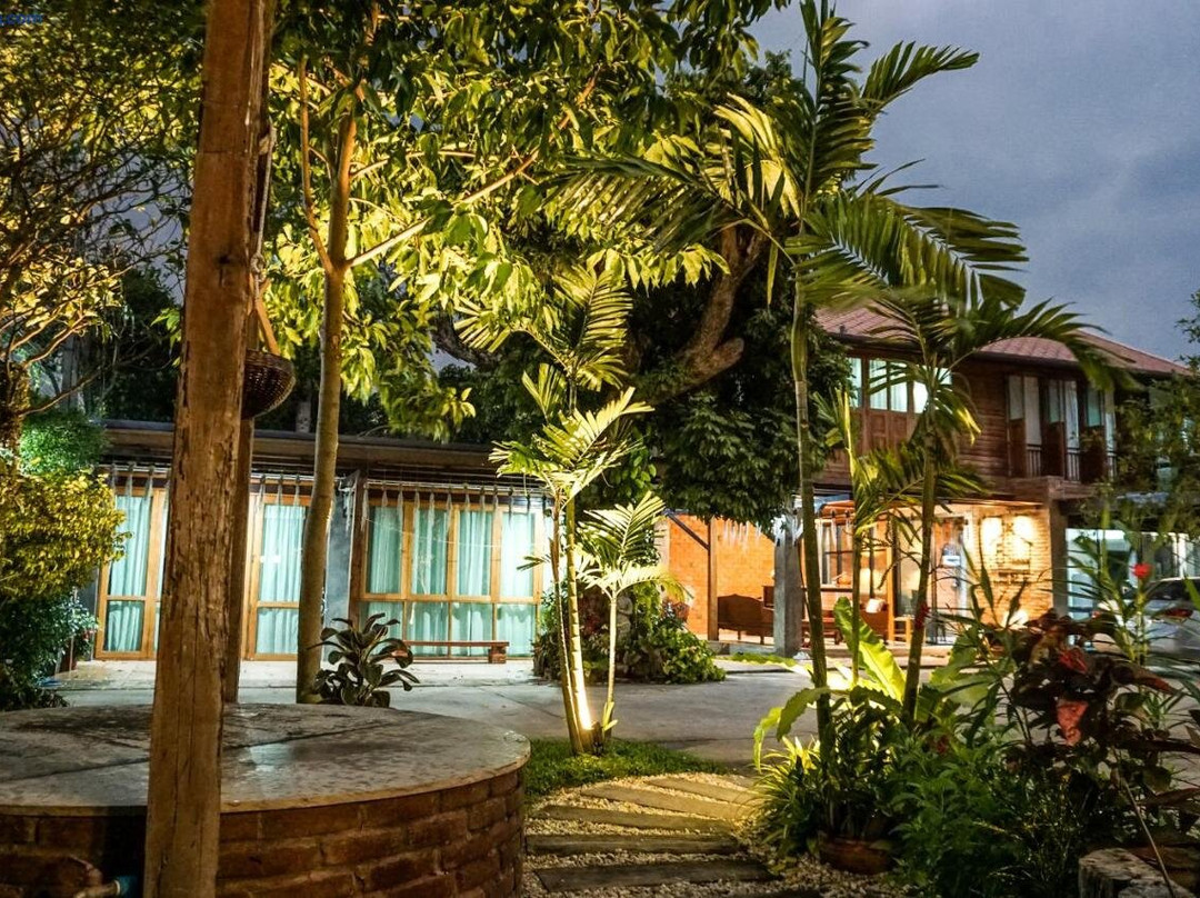 Tha Ma-O Bouteak Homestay