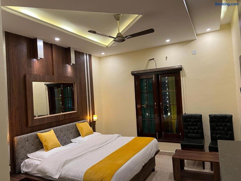 Hotel Sukoon Bharatgarh