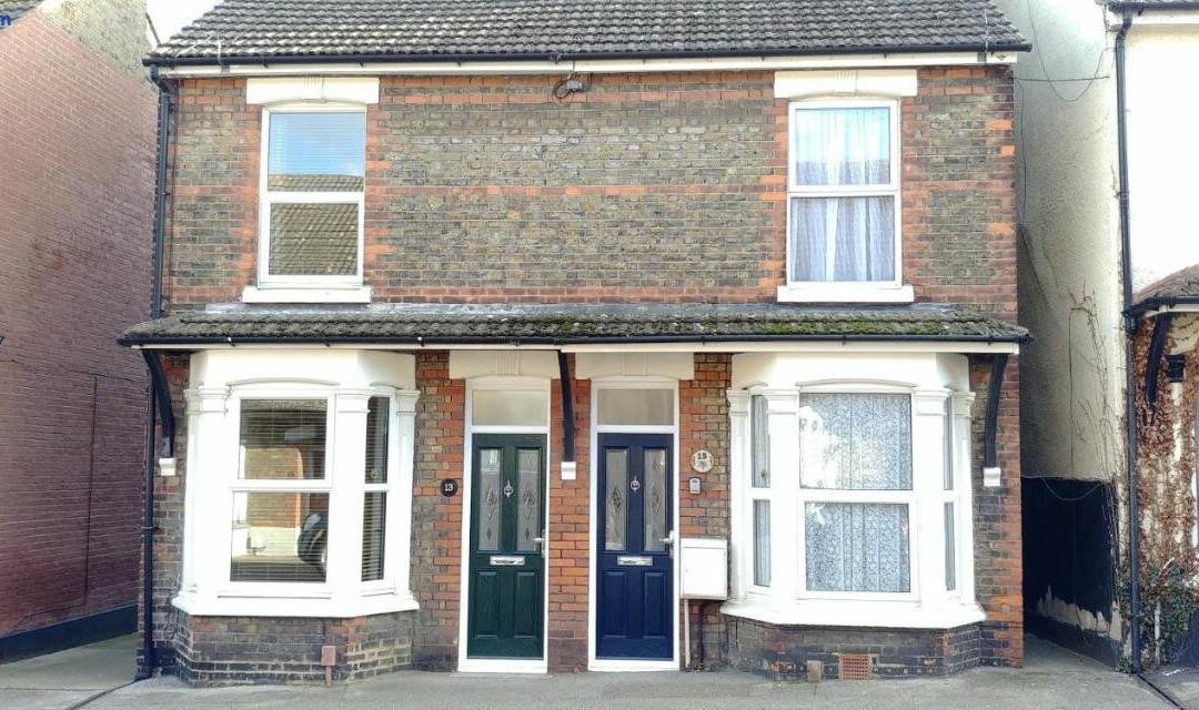 Comfortable Victorian 3 Bedroom Semi-Detached House with Fast Wi-Fi