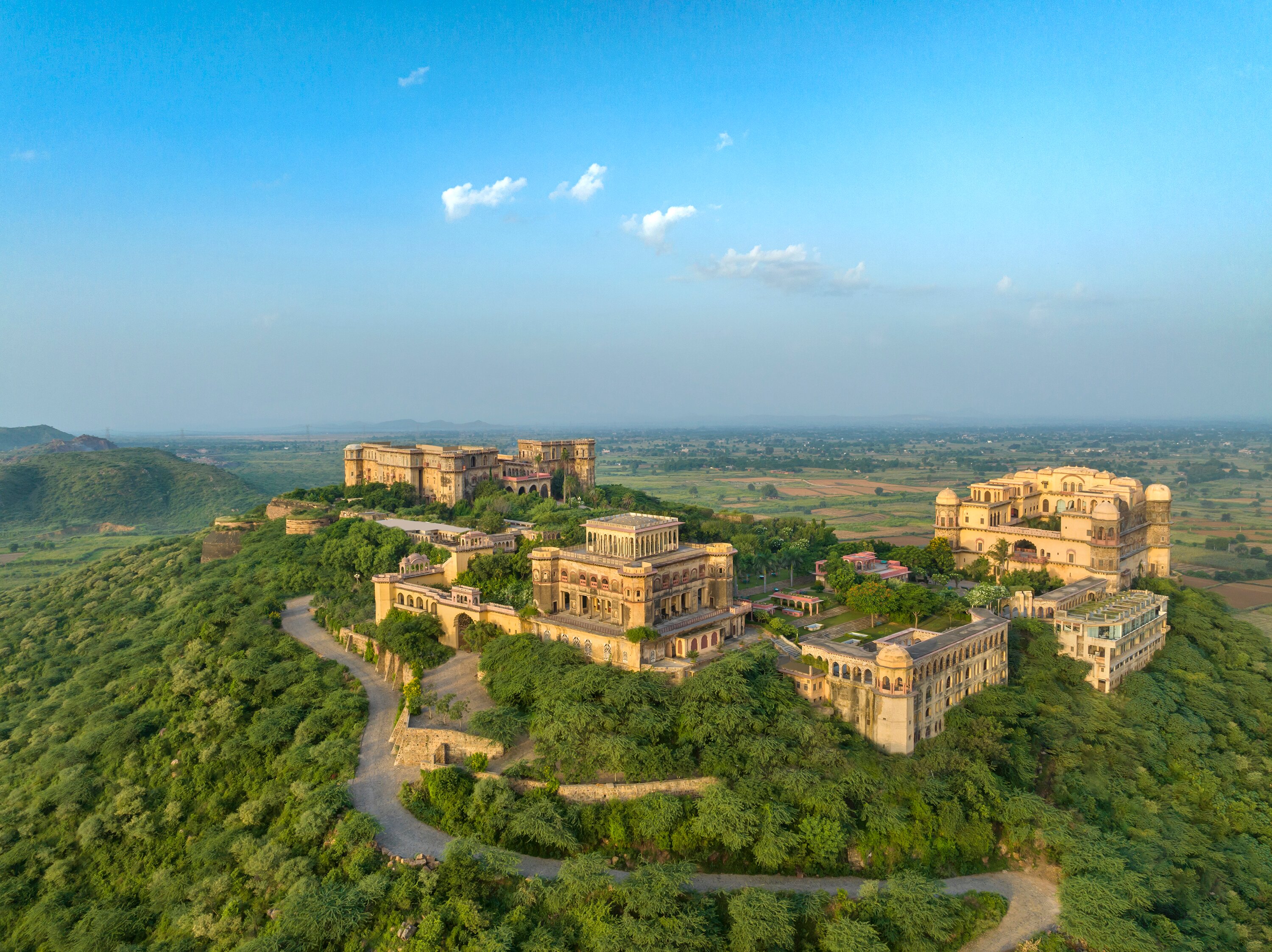 Neemrana's - Tijara Fort Palace-浴室
