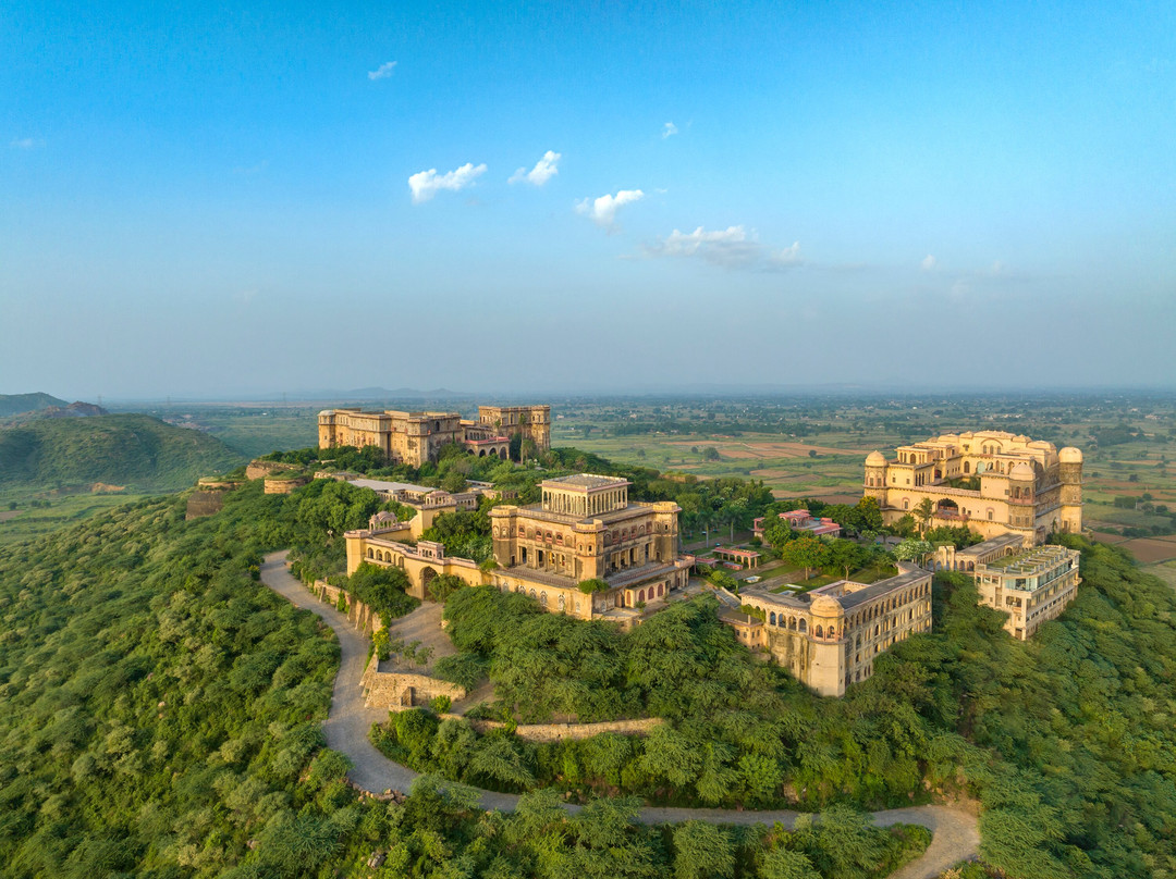 Alwar District酒店住宿-Neemrana's - Tijara Fort Palace