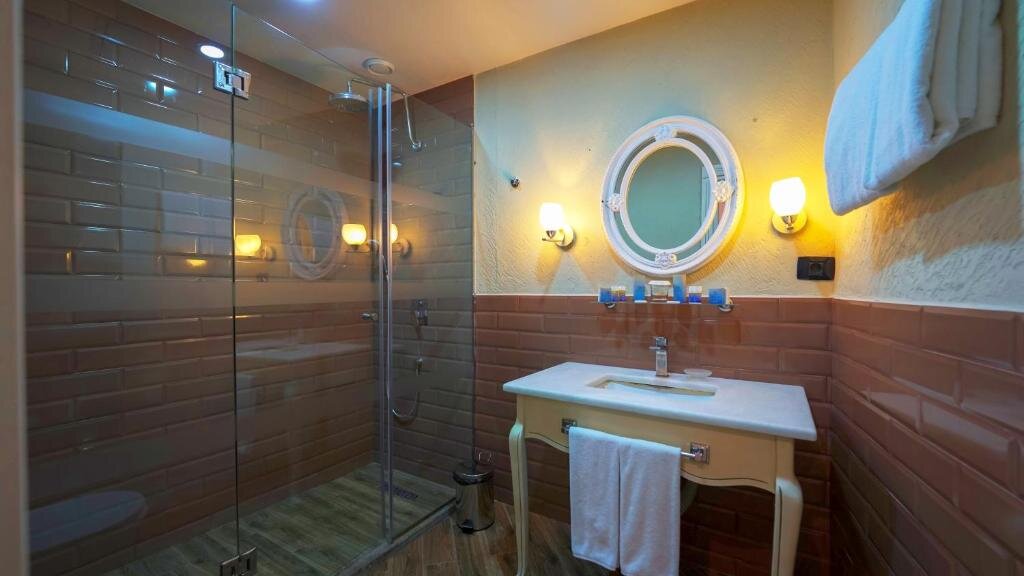 Sapphire Marine Hotel-浴室