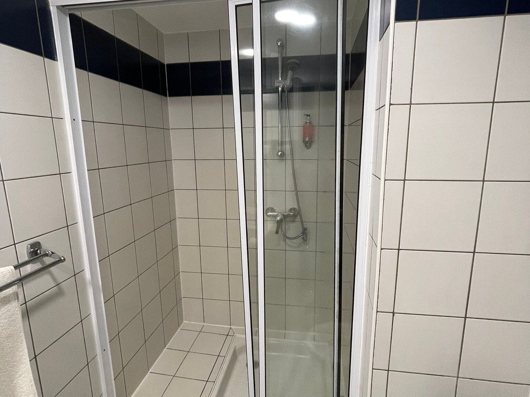 巴黎贝斯特维斯特主图