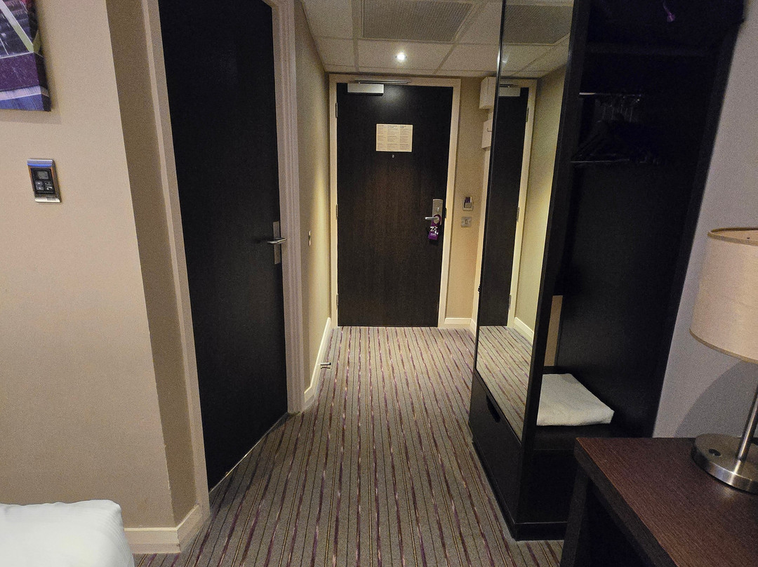 普瑞米尔斯旺雷酒店主图