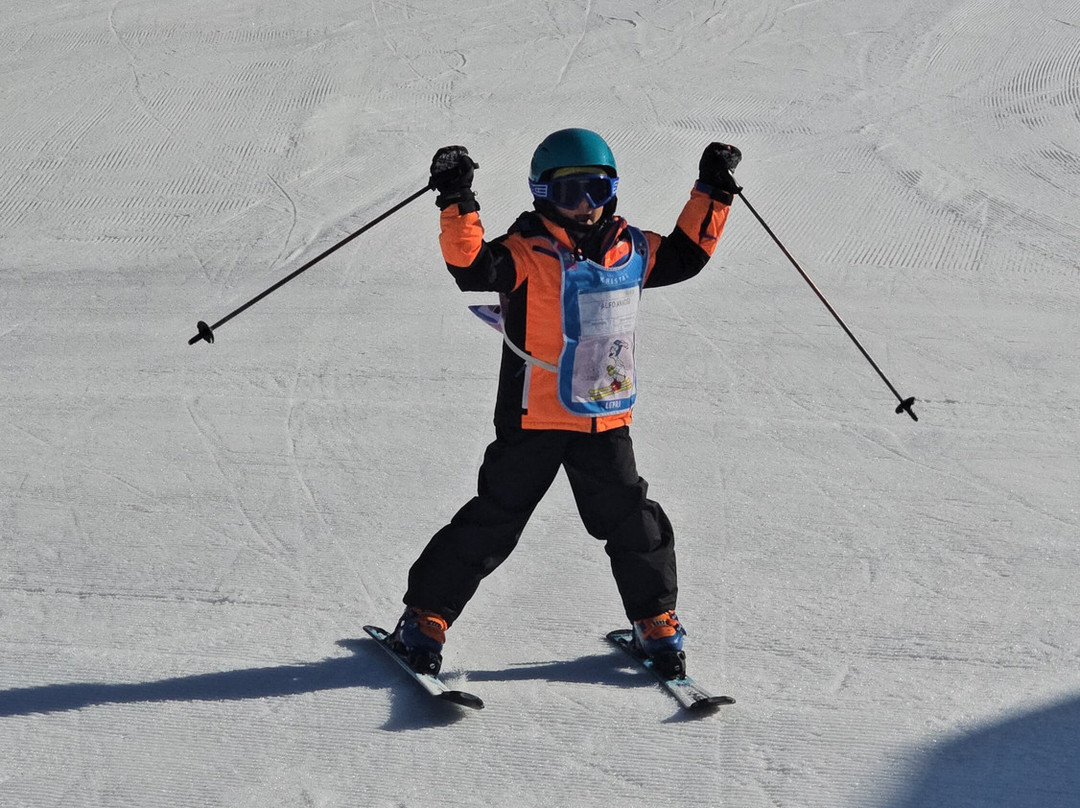 Scuola Italiana di Sci & Snowboard Kristal-安达洛必去景点