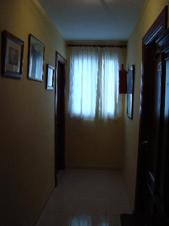 Hostal Los Gallos Casabermeja主图