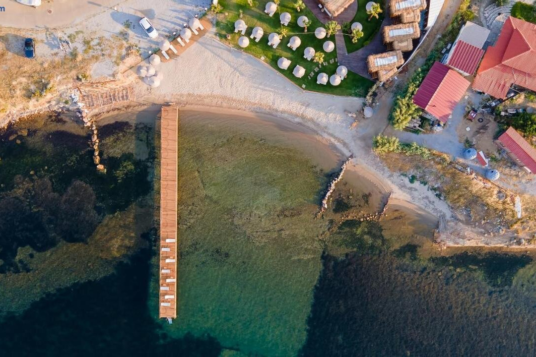 安达海滩餐厅和客房