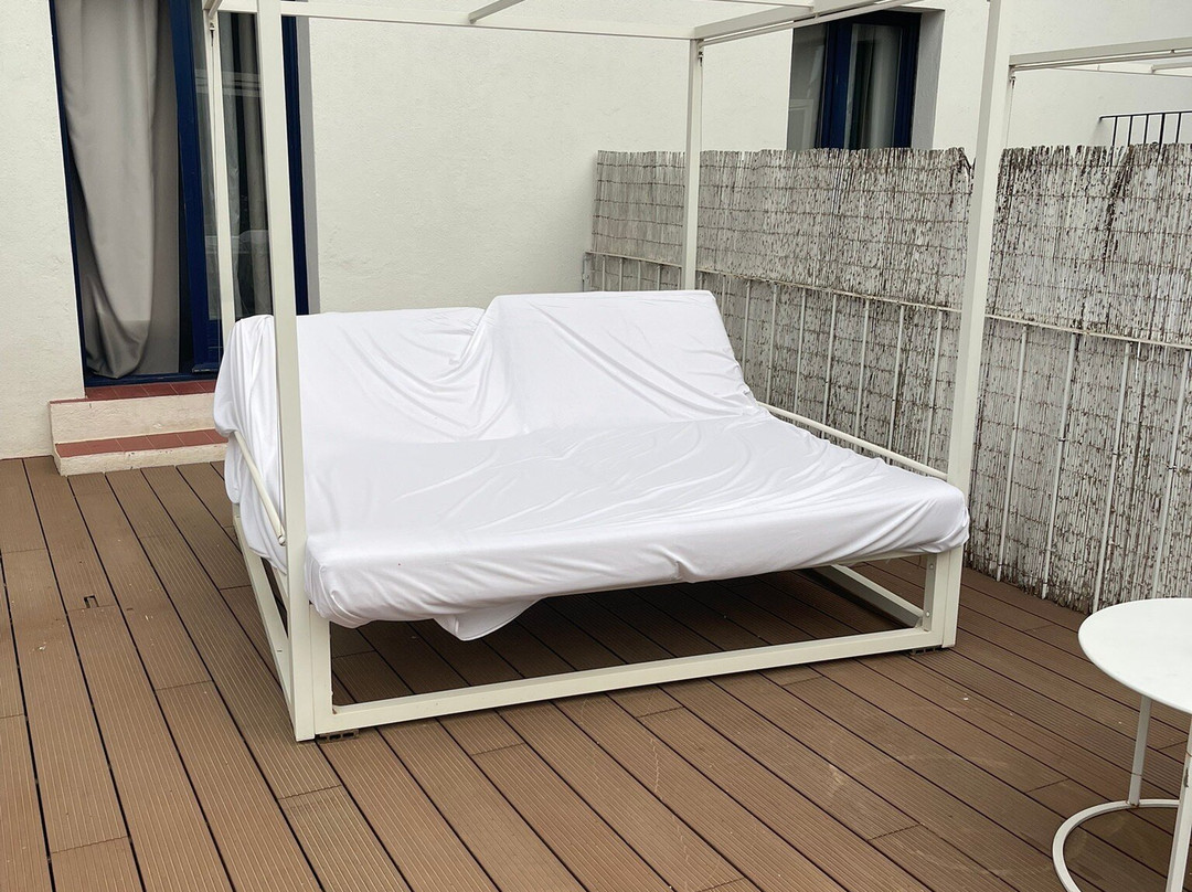 特利亚斯酒店主图