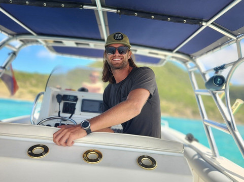 Suneeta Boat Charter-辛普森湾必去景点