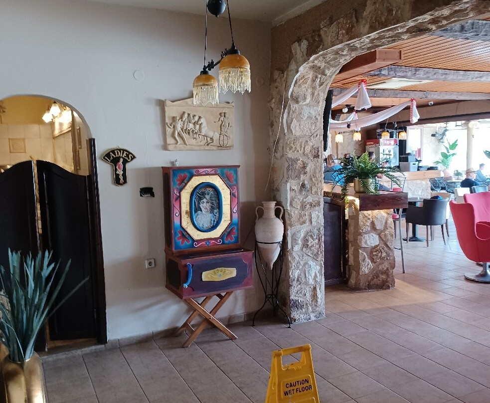 Colossus Cocktail Bar-罗德城必去景点