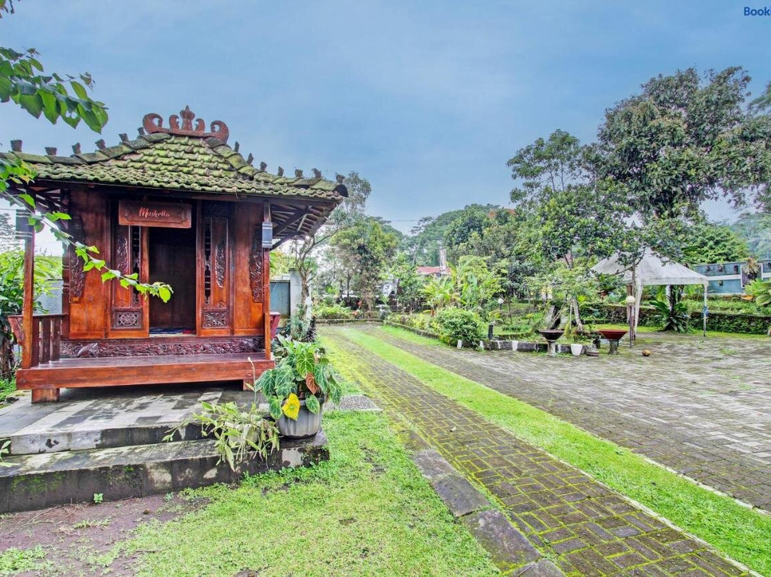 Hotel O Puri Adem 86 Syariah BunkbedNearMerapi Golf Club