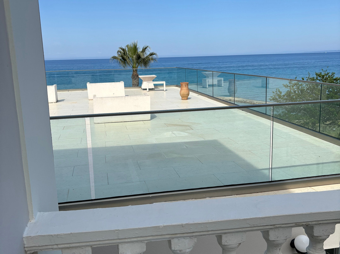 Belussi Beach Hotel & Suites主图