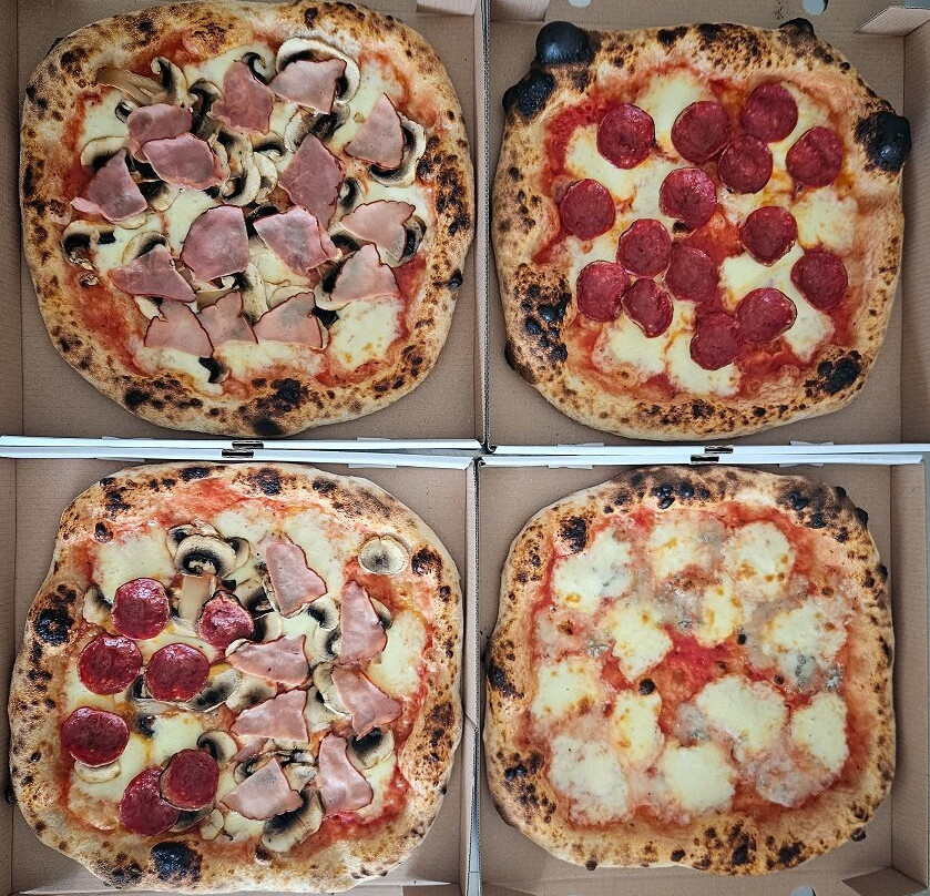 Sharlo's Pizza
