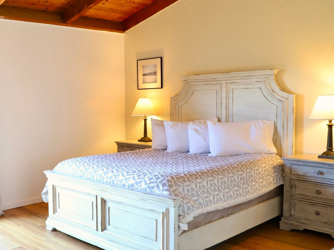 Fort Ross Lodge主图