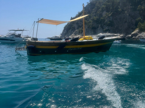 Gianni's Boat-卡碧岛必去景点