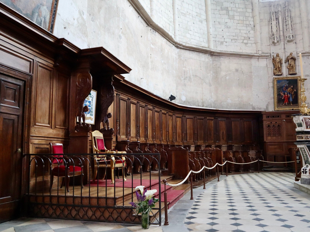 Viviers Cathedral-Viviers必去景点